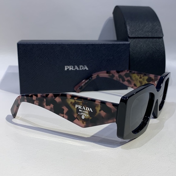 New Women’s Prada Sunglasses - Picture 3 of 8